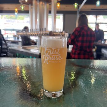 Grist House Craft Brewery - Sun Thunder NE IPA 6.5% - Breweries Near Me - Pittsburgh, Pennsylvania Grist House Craft Brewery - Sun Thunder NE IPA 6.5% - Breweries Near Me - Pittsburgh, Pennsylvania