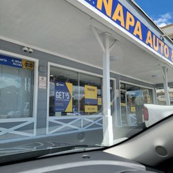 NAPA Auto Parts - Closed 10 minutes early, I guess the hours on the door are just suggested hours blahhhh
