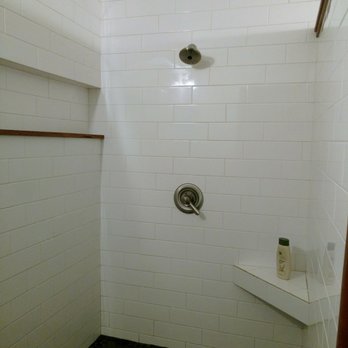 Lo'i Bed & Breakfast - Shower - Bed & Breakfast Near Me - Hilo, Hawaii