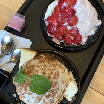 Oakobing - Milky Strawberry (top), Oreo Tiramisu (bottom) - Shaved Ice Near Me - Los Angeles, California Oakobing - Milky Strawberry (top), Oreo Tiramisu (bottom) - Shaved Ice Near Me - Los Angeles, California
