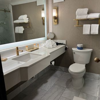 Peppermill Resort Spa Casino - Bathroom - Hotels Near Me - Reno, Nevada