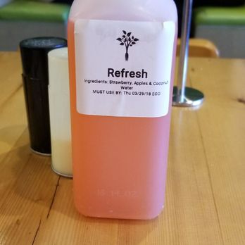 Greenlife - An $8 drink with only three all natural ingredients (supposedly). Side note: the chicken wrap I had cost a tad less. - Salad Near Me - Mamaroneck, New York
