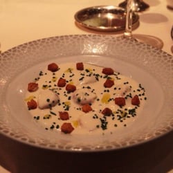 Le Parc - Entrée : homard canadien avec crème de chou-fleur et gelée de crustacés
