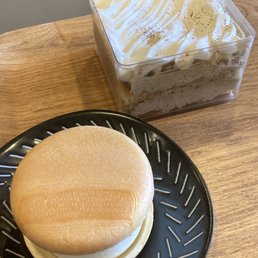 Chrysanthemum Ice Cream Sandwich