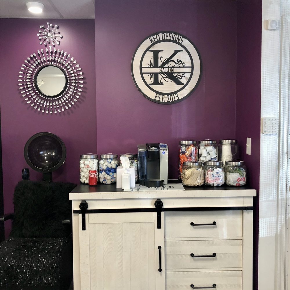 Keo Designs - The salon has complimentary drinks on hand. - Makeup Artists Near Me - Bethesda, Maryland
