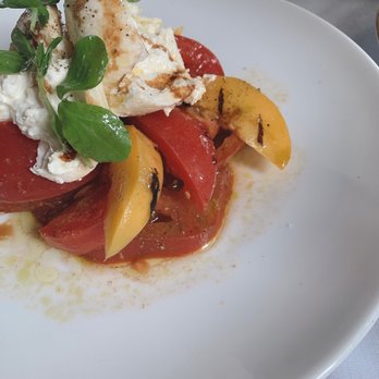 Acquafarina - caprese con pesche - Italian Near Me - Vancouver, British Columbia