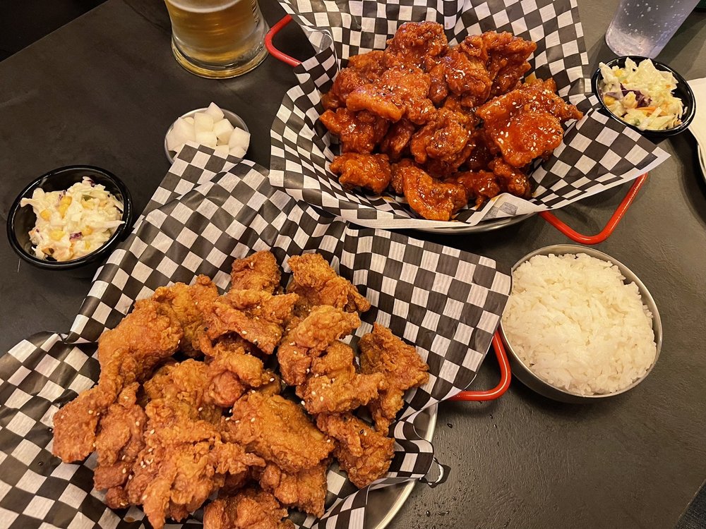 CHITOS chicken Logo