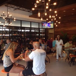 Citarella Gourmet Market - Greenwich, CT - Eat in corner