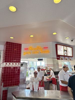 In-N-Out Burger by null