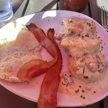 Ruby Slipper Central Business District - Biscuits and gravy - Breakfast & Brunch Near Me - New Orleans, Louisiana Ruby Slipper Central Business District - Biscuits and gravy - Breakfast & Brunch Near Me - New Orleans, Louisiana
