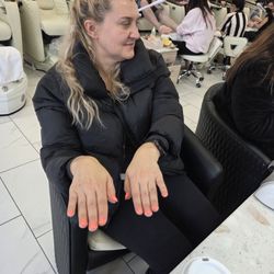 Happy Nails Boutique - Wife and her nails