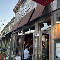 Mangia Bene - Outside