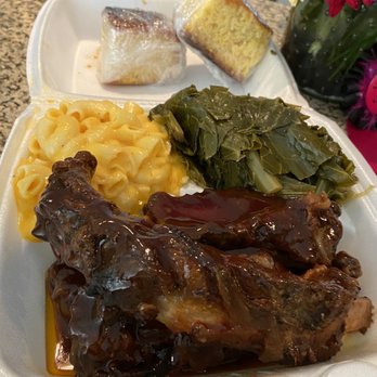 Trucker's Cafe - Cornbread along with generous servings - Soul Food Near Me - Richardson, Texas Trucker's Cafe - Cornbread along with generous servings - Soul Food Near Me - Richardson, Texas