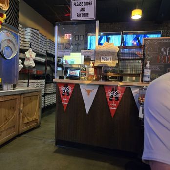 Lou's Wood Fire Pizza - Pizza Near Me - Del Rio, Texas Lou's Wood Fire Pizza - Pizza Near Me - Del Rio, Texas