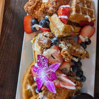 Kitchen 15 - Chicken and waffles - Breakfast & Brunch Near Me - Sacramento, California Kitchen 15 - Chicken and waffles - Breakfast & Brunch Near Me - Sacramento, California