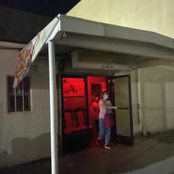 Island Foot Spa - Old smelly place with horrible service