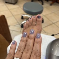 QT Nails - Gel mani color #127, pedi color #123