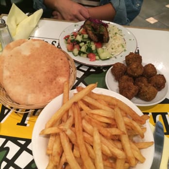L'As du Fallafel - House fries, falafel balls, and a veggie platter for €15.50 - Kosher Near Me - Paris, 75 L'As du Fallafel - House fries, falafel balls, and a veggie platter for €15.50 - Kosher Near Me - Paris, 75