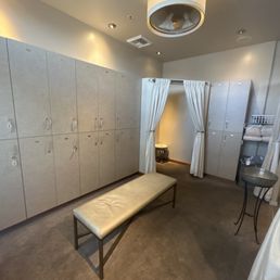 Women's dressing room Women's dressing room