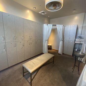 Zi Spa & Salon - Women's dressing room - Day Spas Near Me - Coeur d'Alene, Idaho Zi Spa & Salon - Women's dressing room - Day Spas Near Me - Coeur d'Alene, Idaho