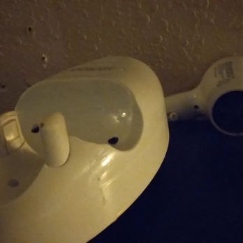 Rodeway Inn - Hair dryer that WASN'T attached to the wall - Hotels Near Me - Galveston, Texas Rodeway Inn - Hair dryer that WASN'T attached to the wall - Hotels Near Me - Galveston, Texas