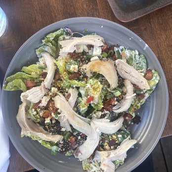Paloma - Ranchero Salad with pulled chicken - Cocktail Bars Near Me - Santa Barbara, California Paloma - Ranchero Salad with pulled chicken - Cocktail Bars Near Me - Santa Barbara, California