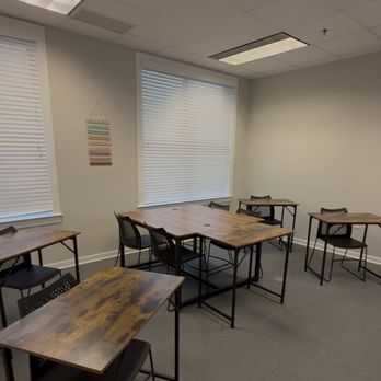 Clear Steps - Group Room - Addiction Medicine Near Me - Chester, Virginia Clear Steps - Group Room - Addiction Medicine Near Me - Chester, Virginia