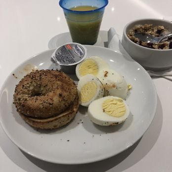 United Club - Terminal A - Breakfast - Airport Lounges Near Me - Newark, New Jersey United Club - Terminal A - Breakfast - Airport Lounges Near Me - Newark, New Jersey