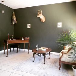 Smoke & Mirrors Skincare + Waxing - Waiting Room