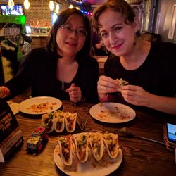 Beercade - Friends and tacos al Pastor.