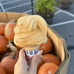 Pizzi Farm Market, Deli & Ice Cream Shoppe