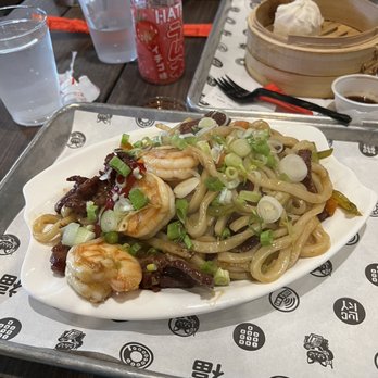 1-800-Lucky - Shrimp and Steak Noodle - Asian Fusion Near Me - Miami, Florida