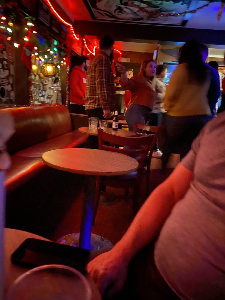 The Sandpiper Lounge, Laguna Beach Roadtrippers