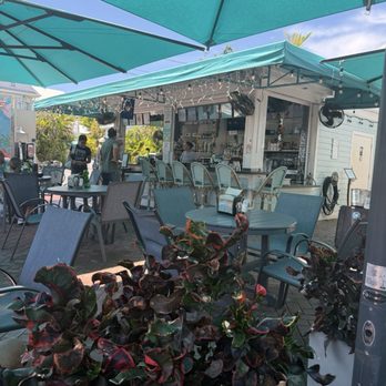 Southernmost Sandy’s Cafe - Bar area - Food Trucks Near Me - Key West, Florida