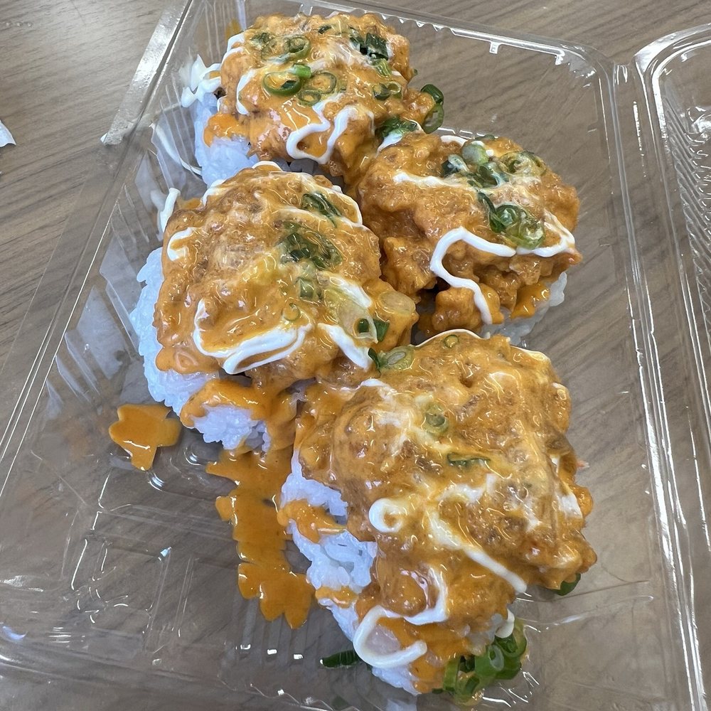 Dosirak - Dynamite Roll here was a California Roll with spicy tuna on top - Korean Near Me - Honolulu, Hawaii