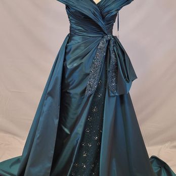 Aseel Dresses - Women's Clothing Near Me - Mississauga, Ontario Aseel Dresses - Women's Clothing Near Me - Mississauga, Ontario