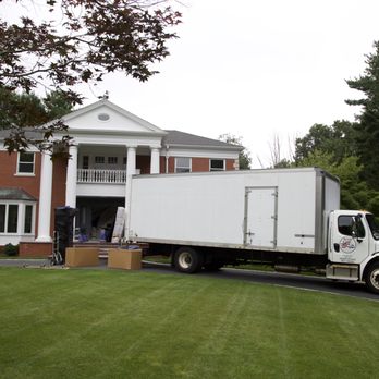 Blink Moving & Storage - 3 BR home from Wellesley to Newton - Movers Near Me - Boston, Massachusetts Blink Moving & Storage - 3 BR home from Wellesley to Newton - Movers Near Me - Boston, Massachusetts