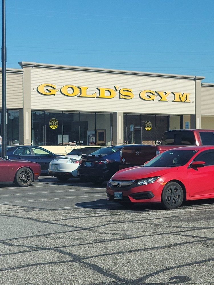 GOLD’S GYM Updated May 2024 30 Photos & 72 Reviews 1131 Merritt
