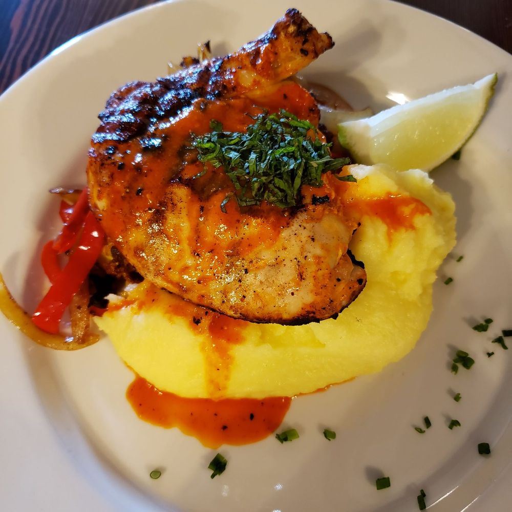 Belton Chalet - Chicken entree - Hotels Near Me - West Glacier, Montana