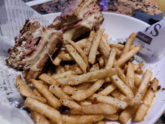 The Pecan Grill and Brewery by null