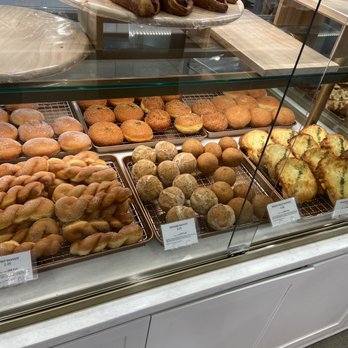 Tous Les Jours - Pastries - Bakeries Near Me - Irvine, California Tous Les Jours - Pastries - Bakeries Near Me - Irvine, California