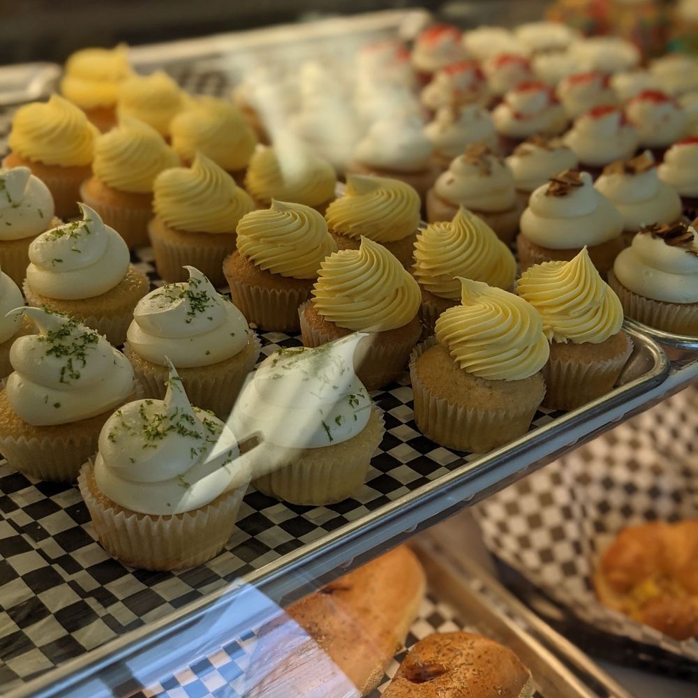 Some v tasty looking cupcakes on display Some v tasty looking cupcakes on display
