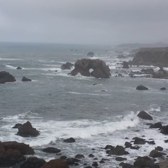 Arched Rock Beach - Rocks are beautiful - Parks Near Me - Bodega Bay, California