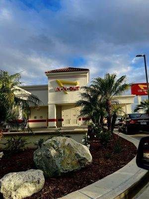 In-N-Out Burger by null