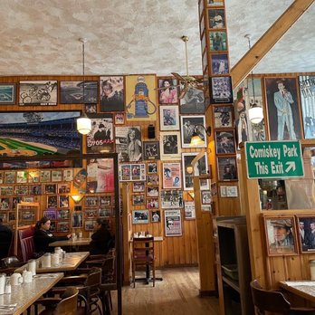 John's Place - Breakfast & Brunch Near Me - Victoria, British Columbia