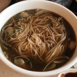 D & V Vietnamese & Thai Family Restaurant - Pho