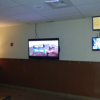 Flying J Travel Center - Nuce clean lounge. TV with satellite along with muted weather channel post and shower monitor so easy to see - Rest Stops Near Me - Vandalia, Ohio