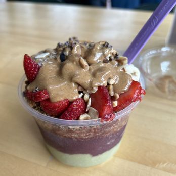 Island Bodega - Medium Açaí bowl with açaí and match base - Acai Bowls Near Me - Cerritos, California Island Bodega - Medium Açaí bowl with açaí and match base - Acai Bowls Near Me - Cerritos, California