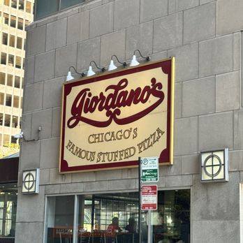 Giordano's - Pizza Near Me - Chicago, Illinois