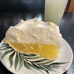 Marilynn's Place - Lemon Meringue Pie